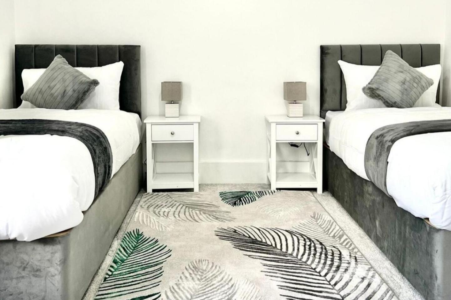 Strood Home-Sleeps 6-Great For Groups & Families Rochester  Luaran gambar