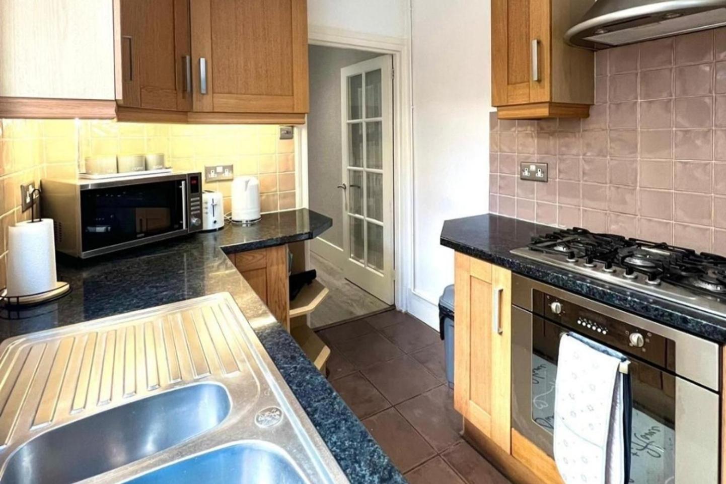 Strood Home-Sleeps 6-Great For Groups & Families Rochester  Luaran gambar