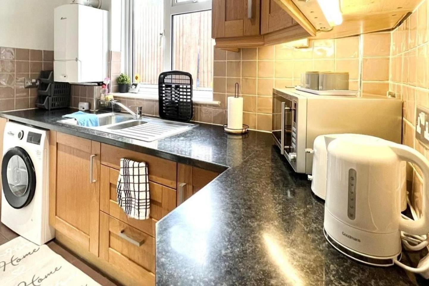 Strood Home-Sleeps 6-Great For Groups & Families Rochester  Luaran gambar
